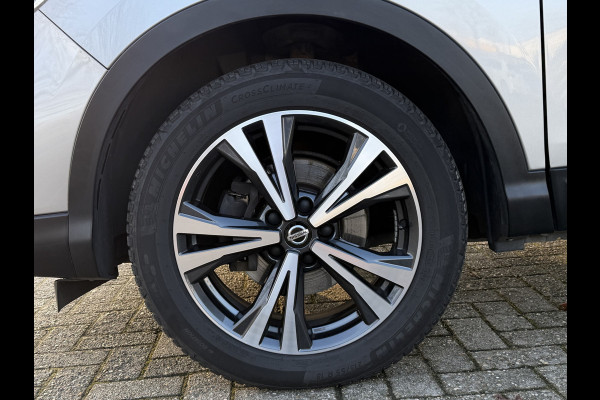 Nissan QASHQAI 1.3 DIG-T N-Connecta / Camera / Parkeersensoren / Trekhaak 1.300KG / Panoramadak / Carplay