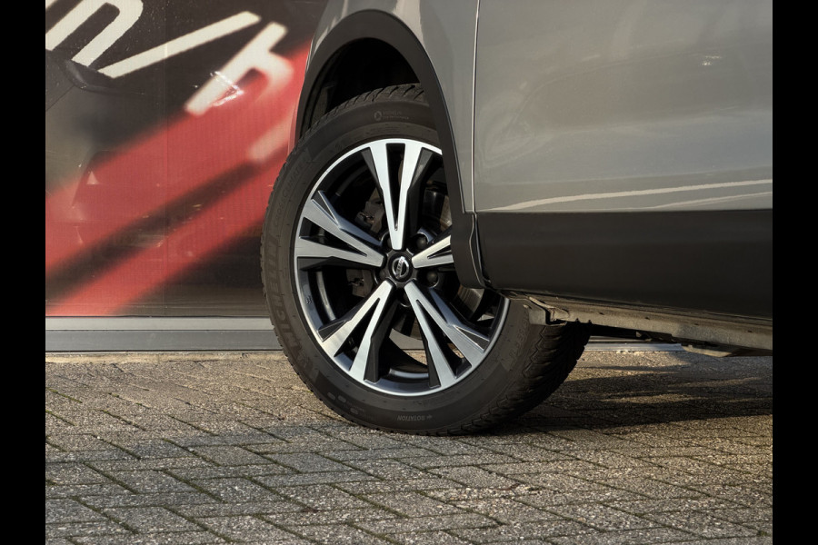 Nissan QASHQAI 1.3 DIG-T N-Connecta / Camera / Parkeersensoren / Trekhaak 1.300KG / Panoramadak / Carplay