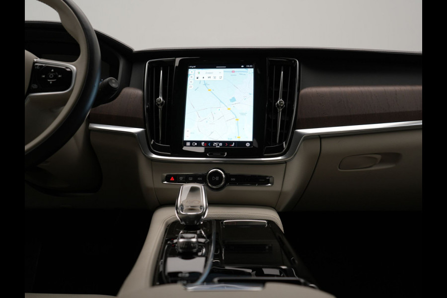 Volvo V90 T6 AWD Plus Bright Plug In Hybrid 350pk Dealer O.H. PHEV | Trekhaak Af Fabriek | Adaptive Cruise | Camera | Lederen Sportstoelen Memory & Verwarmd | Google Assistent | Apple Carplay | Keyless | Virtual | Blis | Navigatie | DAB |