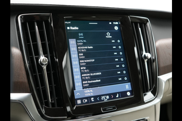 Volvo V90 T6 AWD Plus Bright Plug In Hybrid 350pk Dealer O.H. PHEV | Trekhaak Af Fabriek | Adaptive Cruise | Camera | Lederen Sportstoelen Memory & Verwarmd | Google Assistent | Apple Carplay | Keyless | Virtual | Blis | Navigatie | DAB |