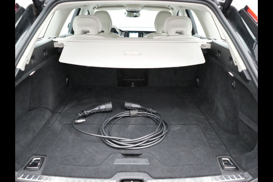 Volvo V90 T6 AWD Plus Bright Plug In Hybrid 350pk Dealer O.H. PHEV | Trekhaak Af Fabriek | Adaptive Cruise | Camera | Lederen Sportstoelen Memory & Verwarmd | Google Assistent | Apple Carplay | Keyless | Virtual | Blis | Navigatie | DAB |