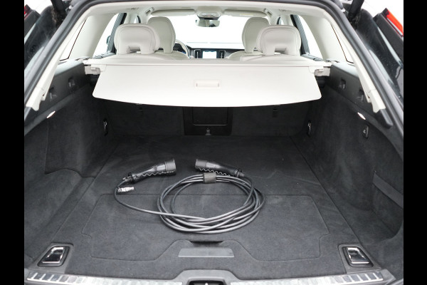Volvo V90 T6 AWD Plus Bright Plug In Hybrid 350pk Dealer O.H. PHEV | Trekhaak Af Fabriek | Adaptive Cruise | Camera | Lederen Sportstoelen Memory & Verwarmd | Google Assistent | Apple Carplay | Keyless | Virtual | Blis | Navigatie | DAB |