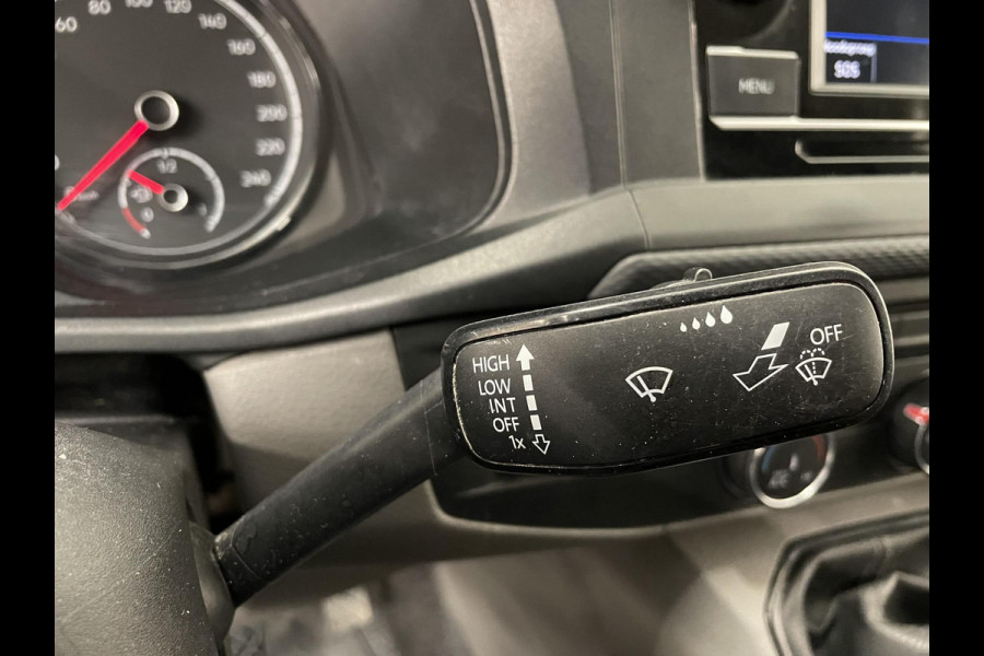 Volkswagen Transporter 2.0 TDI L2H1 110PK T6.1 Airco Cruise Control Apple CarPlay/MirrorLink Trekhaak