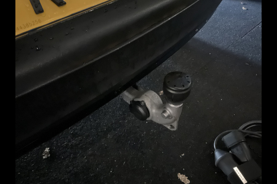 Volvo XC40 Recharge P8 AWD R-Design Carplay Adapt.Cruis Stoelverw. Elektr a.klep