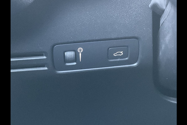 Volvo XC40 Recharge P8 AWD R-Design Carplay Adapt.Cruis Stoelverw. Elektr a.klep