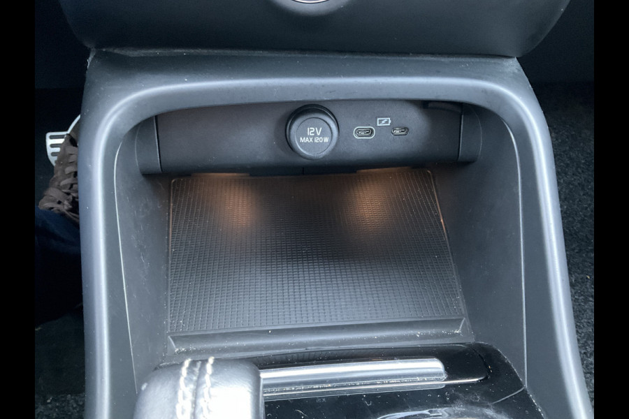 Volvo XC40 Recharge P8 AWD R-Design Carplay Adapt.Cruis Stoelverw. Elektr a.klep