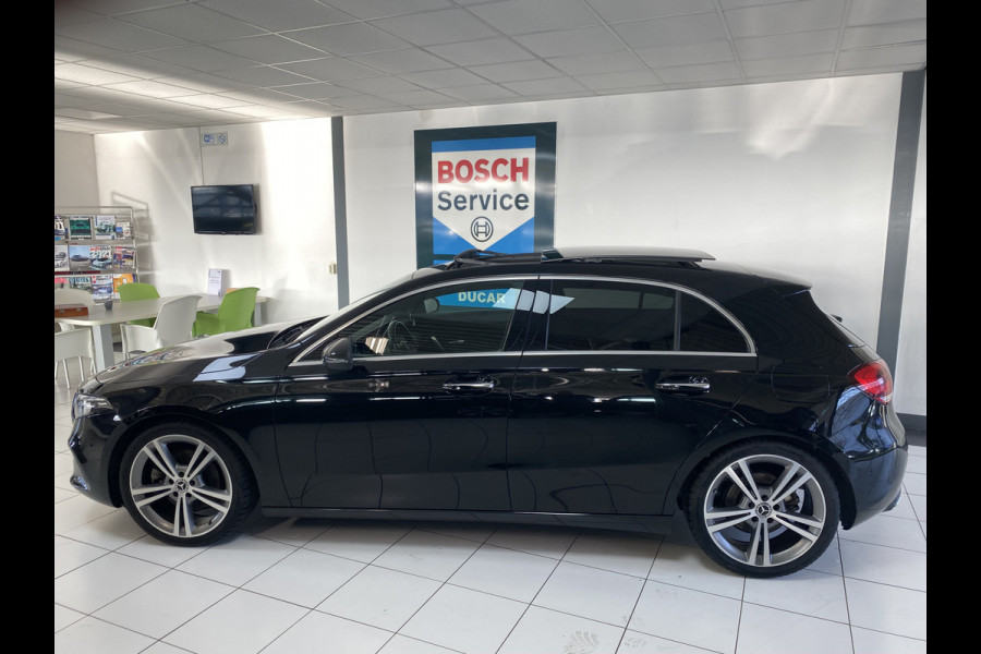 Mercedes-Benz A-Klasse 220 Launch Edition Premium Panoramadak / Leer / Trekhaak /19 inch velgen