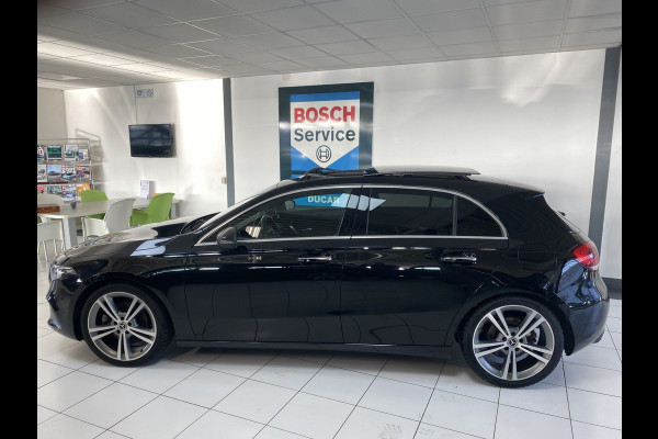 Mercedes-Benz A-Klasse 220 Launch Edition Premium Panoramadak / Leer / Trekhaak /19 inch velgen