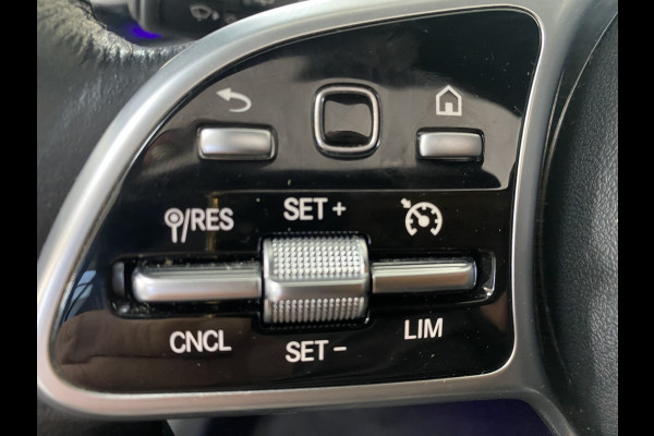 Mercedes-Benz A-Klasse 220 Launch Edition Premium Panoramadak / Leer / Trekhaak /19 inch velgen