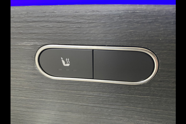 Mercedes-Benz A-Klasse 220 Launch Edition Premium Panoramadak / Leer / Trekhaak /19 inch velgen