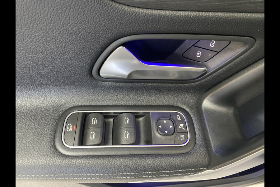 Mercedes-Benz A-Klasse 220 Launch Edition Premium Panoramadak / Leer / Trekhaak /19 inch velgen