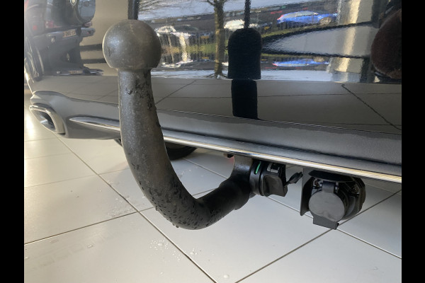 Mercedes-Benz A-Klasse 220 Launch Edition Premium Panoramadak / Leer / Trekhaak /19 inch velgen