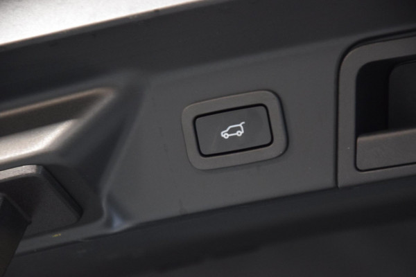 Land Rover Range Rover Velar 2.0 I4 Turbo AWD R-Dynamic SE Panoramadak|Lane-Assist|64800km!!|Leder|Firenze