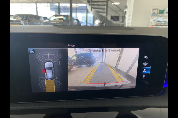 Mercedes-Benz A-Klasse 220 Launch Edition Premium Panoramadak / Leer / Trekhaak /19 inch velgen