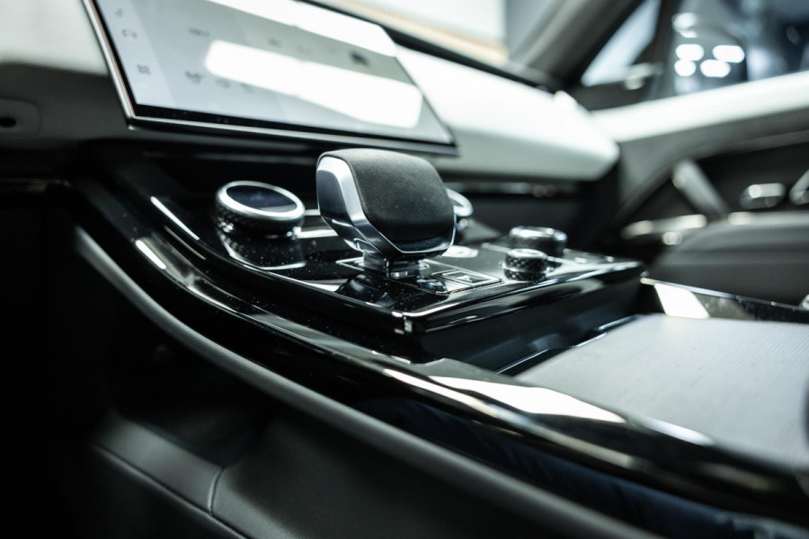 Land Rover Range Rover Sport 3.0 P510e First Edition | Meridian | Stoelverwarming en verkoeling | BTW |