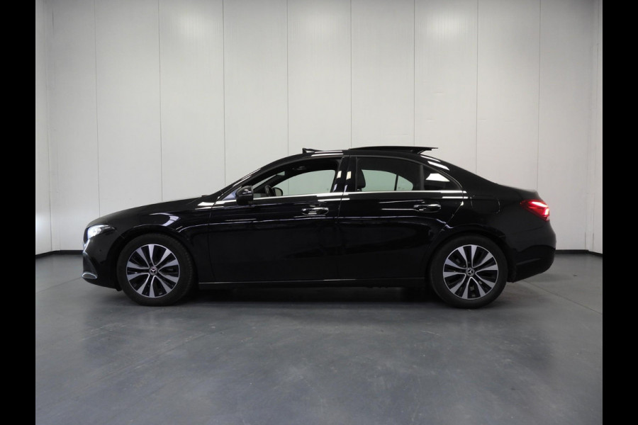 Mercedes-Benz A-Klasse A180 Premium Plus LEER/SCHUIFDAK/SFEER/BURMESTER/17"LMV!