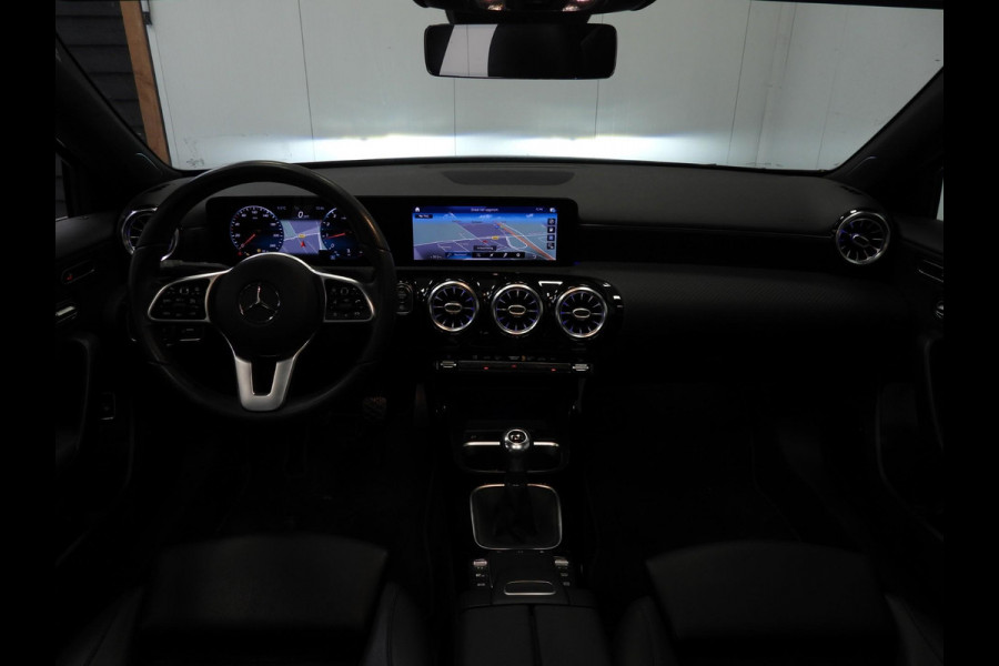 Mercedes-Benz A-Klasse A180 Premium Plus LEER/SCHUIFDAK/SFEER/BURMESTER/17"LMV!