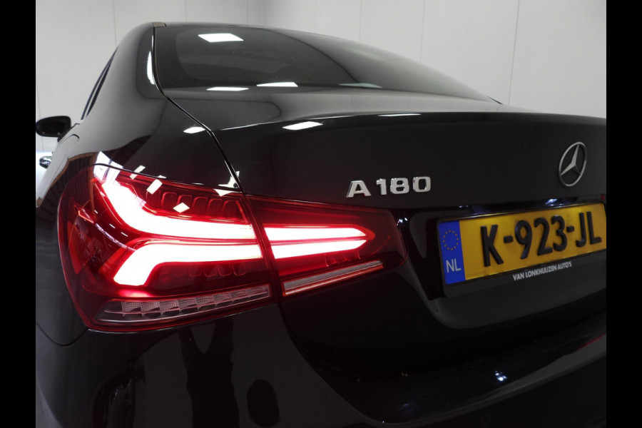 Mercedes-Benz A-Klasse A180 Premium Plus LEER/SCHUIFDAK/SFEER/BURMESTER/17"LMV!