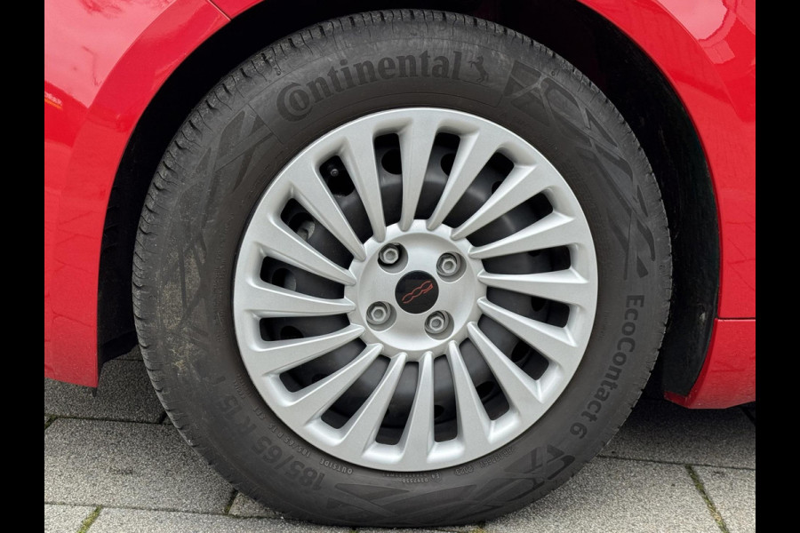 Fiat 500 Electric -RED Edition 24 kWh - 5500 KM Apple CarPlay / Navigatie I LED I Veiligheid Pakket I