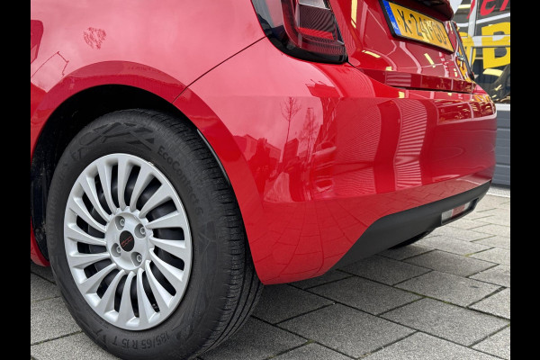 Fiat 500 Electric -RED Edition 24 kWh - 5500 KM Apple CarPlay / Navigatie I LED I Veiligheid Pakket I