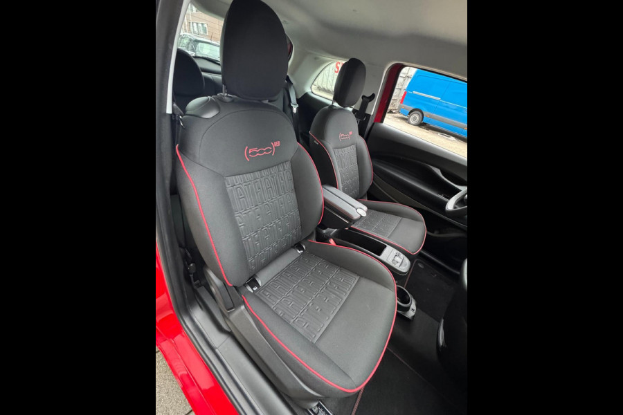Fiat 500 Electric -RED Edition 24 kWh - 5500 KM Apple CarPlay / Navigatie I LED I Veiligheid Pakket I