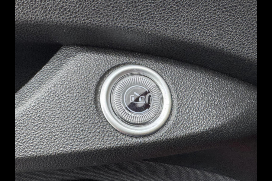 Fiat 500 Electric -RED Edition 24 kWh - 5500 KM Apple CarPlay / Navigatie I LED I Veiligheid Pakket I