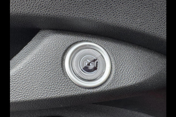 Fiat 500 Electric -RED Edition 24 kWh - 5500 KM Apple CarPlay / Navigatie I LED I Veiligheid Pakket I