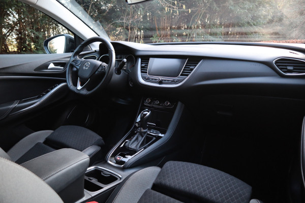Opel Grandland X 1.2 Turbo Ultimate | Automaat | Stuur + Stoelverwarming | 360 camera |