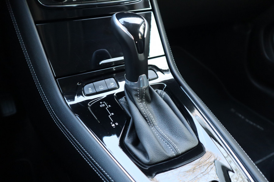 Opel Grandland X 1.2 Turbo Ultimate | Automaat | Stuur + Stoelverwarming | 360 camera |