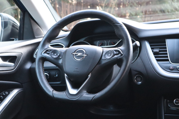 Opel Grandland X 1.2 Turbo Ultimate | Automaat | Stuur + Stoelverwarming | 360 camera |