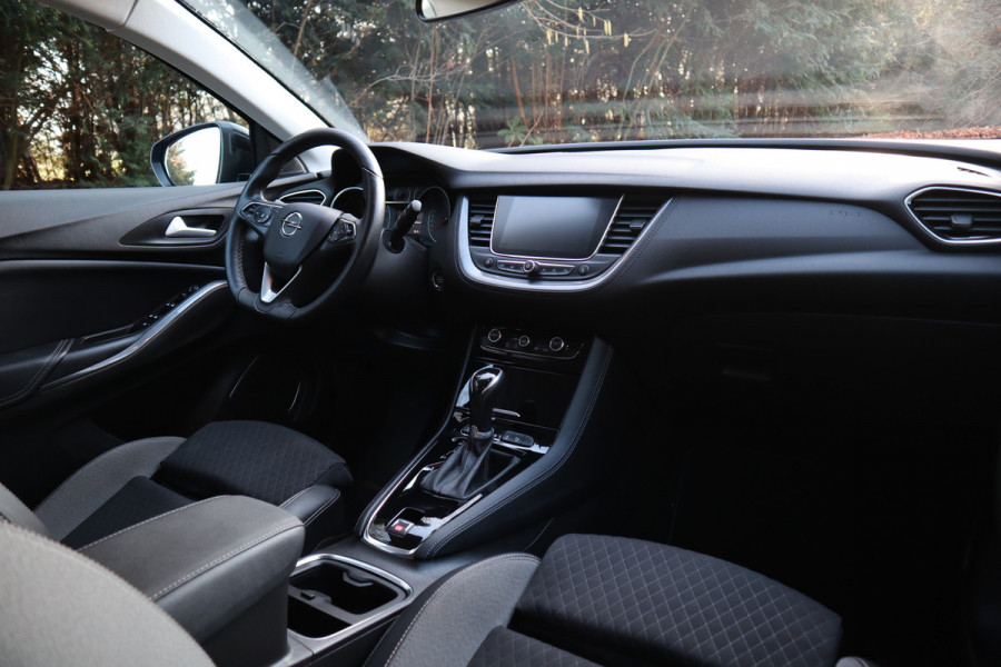 Opel Grandland X 1.2 Turbo Ultimate | Automaat | Stuur + Stoelverwarming | 360 camera |