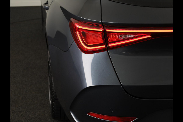 CUPRA Leon Sportstourer 1.4 TSI eHybrid PHEV FR Business Intense 204 pk Automaat (DSG) | Navigatie | Parkeersensoren achter | Autom. airco (3 zones) | Stoelverwarming | Keyless |