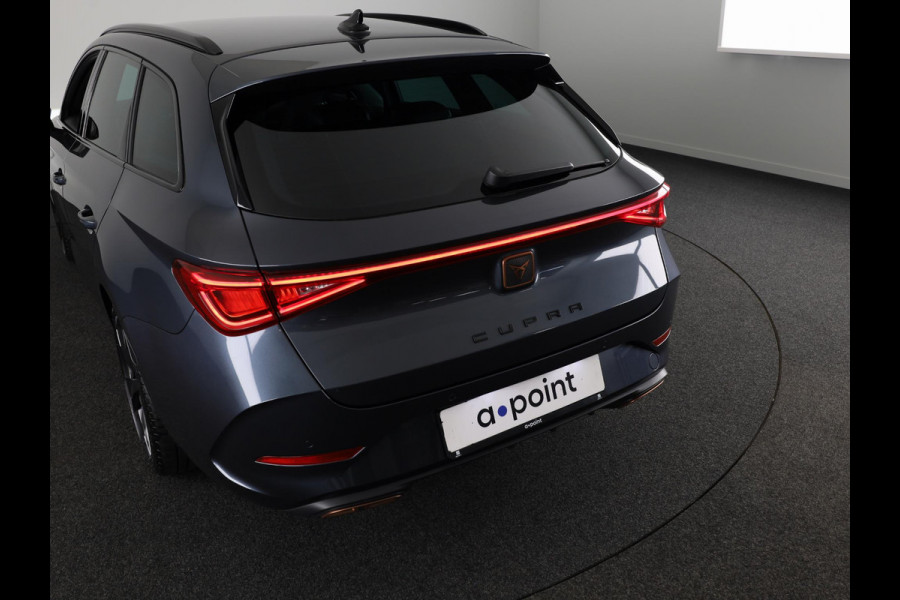 CUPRA Leon Sportstourer 1.4 TSI eHybrid PHEV FR Business Intense 204 pk Automaat (DSG) | Navigatie | Parkeersensoren achter | Autom. airco (3 zones) | Stoelverwarming | Keyless |