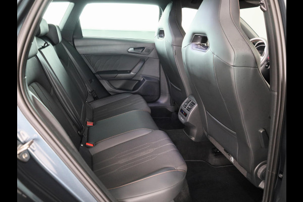 CUPRA Leon Sportstourer 1.4 TSI eHybrid PHEV FR Business Intense 204 pk Automaat (DSG) | Navigatie | Parkeersensoren achter | Autom. airco (3 zones) | Stoelverwarming | Keyless |