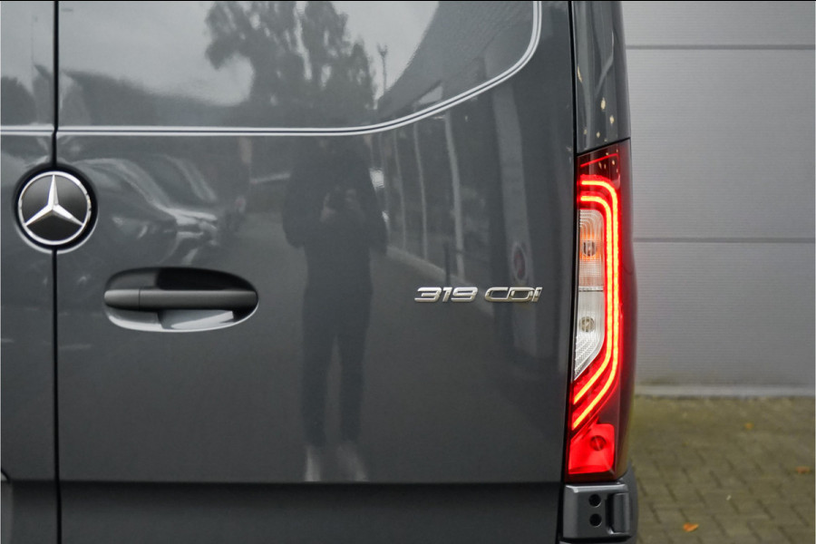 Mercedes-Benz Sprinter 319 1.9 CDI L2H2 RWD Distronic 360° Camera LED Navi Trekhaak
