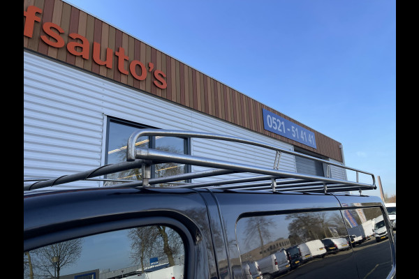 Renault Trafic 2.0 dCi 120pk T29 L2H1 Work Edition / vaste prijs rijklaar € 17.950 ex btw / euro 6 / bpm vrij / lease vanaf € 302 / imperial / trekhaak / camera / airco / cruise control
