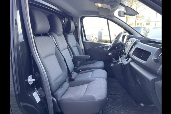 Renault Trafic 2.0 dCi 120pk T29 L2H1 Work Edition / vaste prijs rijklaar € 17.950 ex btw / euro 6 / bpm vrij / lease vanaf € 302 / imperial / trekhaak / camera / airco / cruise control