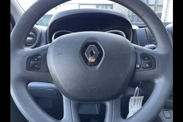 Renault Trafic 2.0 dCi 120pk T29 L2H1 Work Edition / vaste prijs rijklaar € 17.950 ex btw / euro 6 / bpm vrij / lease vanaf € 302 / imperial / trekhaak / camera / airco / cruise control