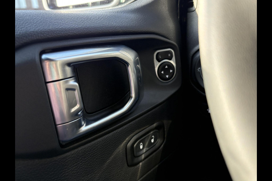 Jeep Wrangler Unlimited 4xe 380pk Sahara PHEV | Leder | Stoel- & Stuurverwarming | Navigatie | Afneembaar Dak |