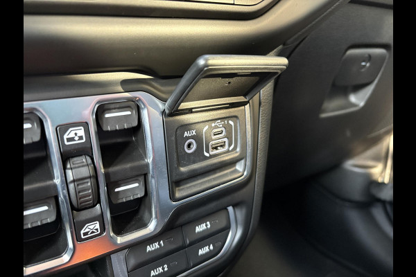 Jeep Wrangler Unlimited 4xe 380pk Sahara PHEV | Leder | Stoel- & Stuurverwarming | Navigatie | Afneembaar Dak |