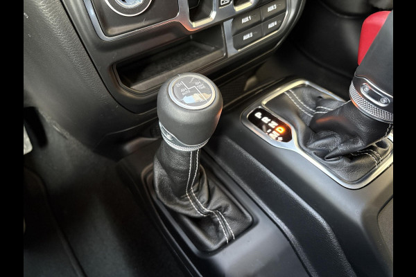 Jeep Wrangler Unlimited 4xe 380pk Sahara PHEV | Leder | Stoel- & Stuurverwarming | Navigatie | Afneembaar Dak |