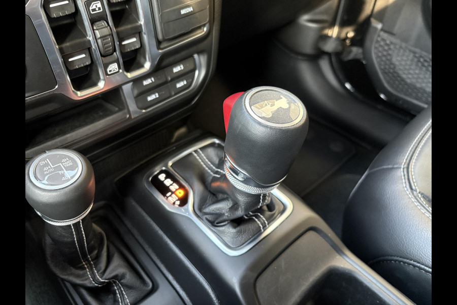 Jeep Wrangler Unlimited 4xe 380pk Sahara PHEV | Leder | Stoel- & Stuurverwarming | Navigatie | Afneembaar Dak |