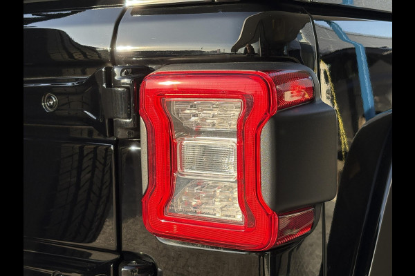 Jeep Wrangler Unlimited 4xe 380pk Sahara PHEV | Leder | Stoel- & Stuurverwarming | Navigatie | Afneembaar Dak |