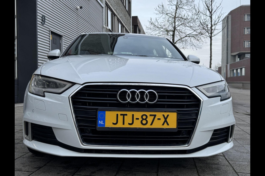 Audi A3 Sportback 30 TFSI Sport S Line Edition - Navigatie I Airco I Sport interieur & Velgen I PDC I Dealer onderhouden
