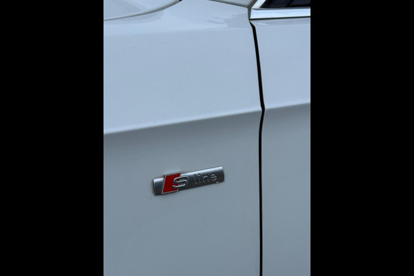 Audi A3 Sportback 30 TFSI Sport S Line Edition - Navigatie I Airco I Sport interieur & Velgen I PDC I Dealer onderhouden