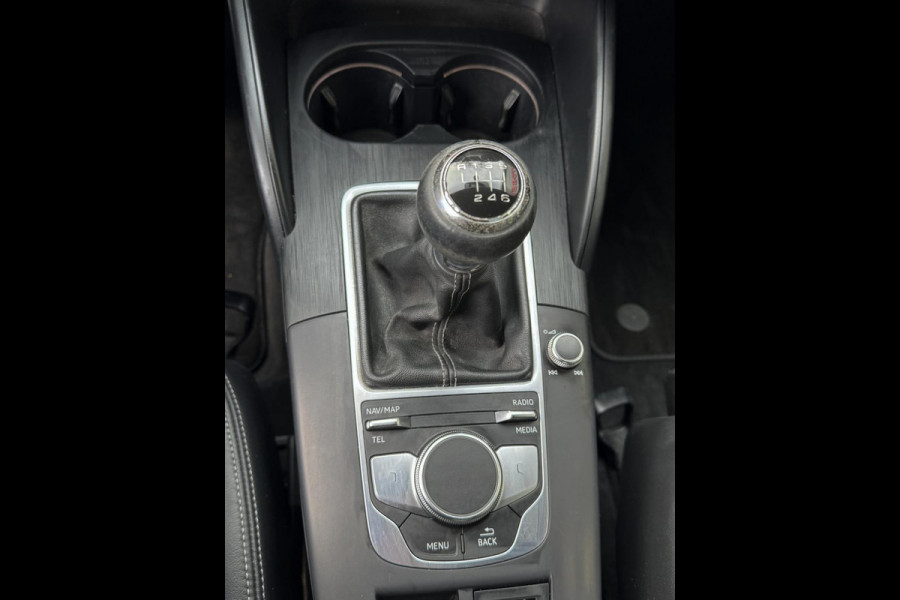 Audi A3 Sportback 30 TFSI Sport S Line Edition - Navigatie I Airco I Sport interieur & Velgen I PDC I Dealer onderhouden