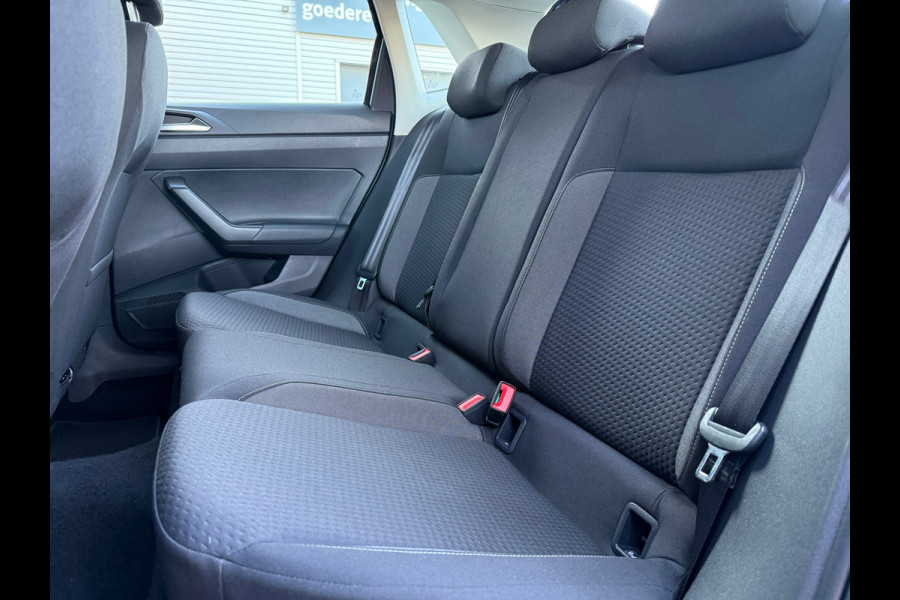 Volkswagen Polo 1.0 TSI Life Business - Automaat - Media Apple/Android - Parkeersensoren - Climate