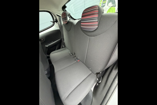 Citroën C1 1.0 e-VTi Feel (Airco - Bluetooth - LED - Two Tone - 4S banden)