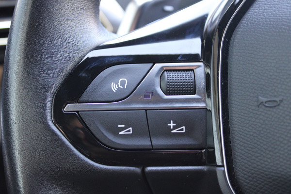 Peugeot 3008 1.6 HYbrid 225 Allure | Navigatie | Cruise control | Stoelverwarming | Led