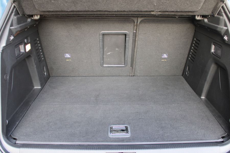 Peugeot 3008 1.6 HYbrid 225 Allure | Navigatie | Cruise control | Stoelverwarming | Led